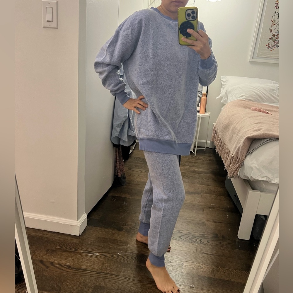 Wildfox Roadtrip Sweatshirt and Pants Set (Blue)
